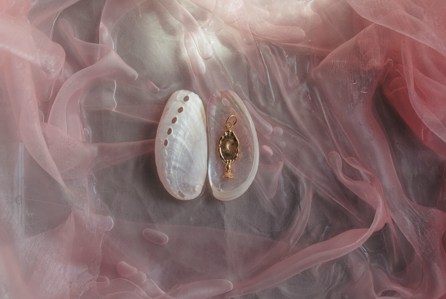 CLAIRE Amulet