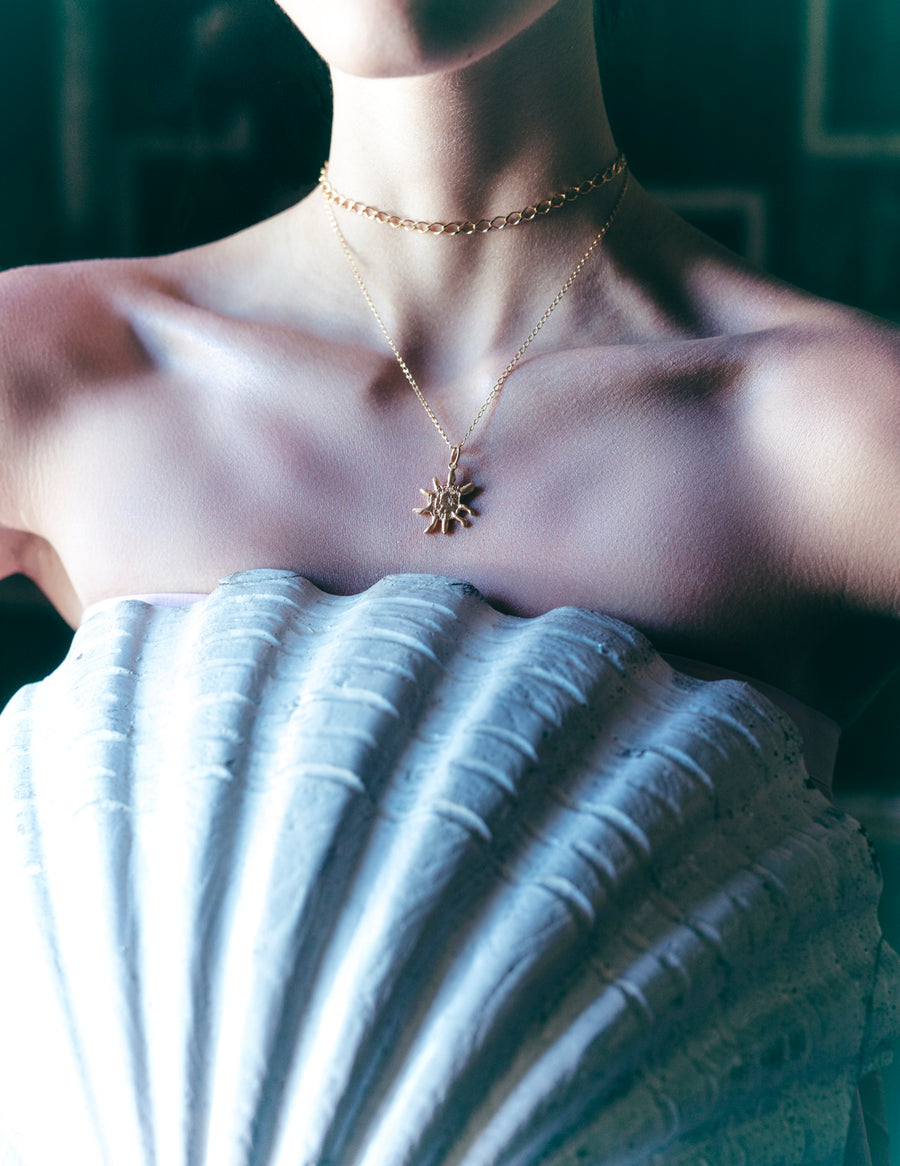 LUMIÉRE Amulet