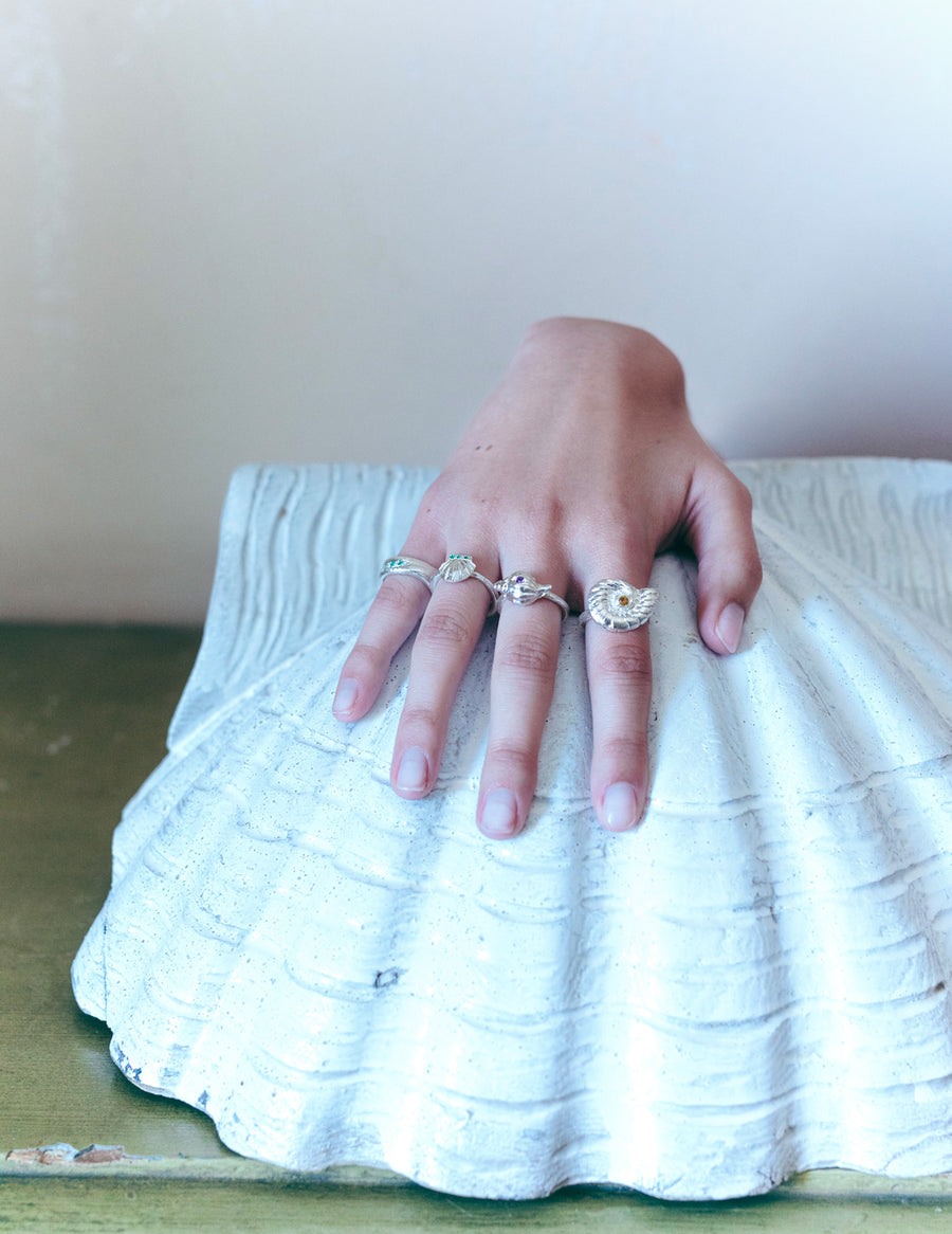 DOLLIUM Ring