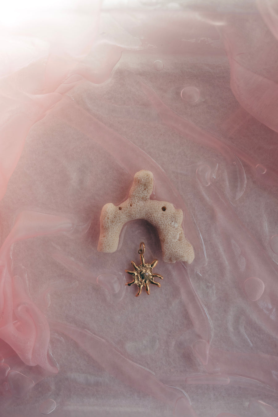 LUMIÉRE Amulet